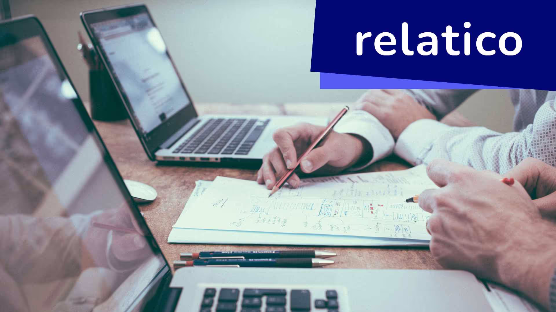 ¿Qué es exactamente el software DMS? ¿Cómo pueden los proveedores utilizarlo para agilizar la gestión de documentos, mejorar el cumplimiento normativo y potenciar la colaboración dentro de la cadena de suministro? Descubra cómo herramientas como Relatico centralizan los documentos de los proveedores, garantizan la transparencia y automatizan los flujos de trabajo para una gestión eficiente de los proveedores. Simplifique el cumplimiento normativo y reduzca los riesgos con la solución de gestión de documentos adecuada.